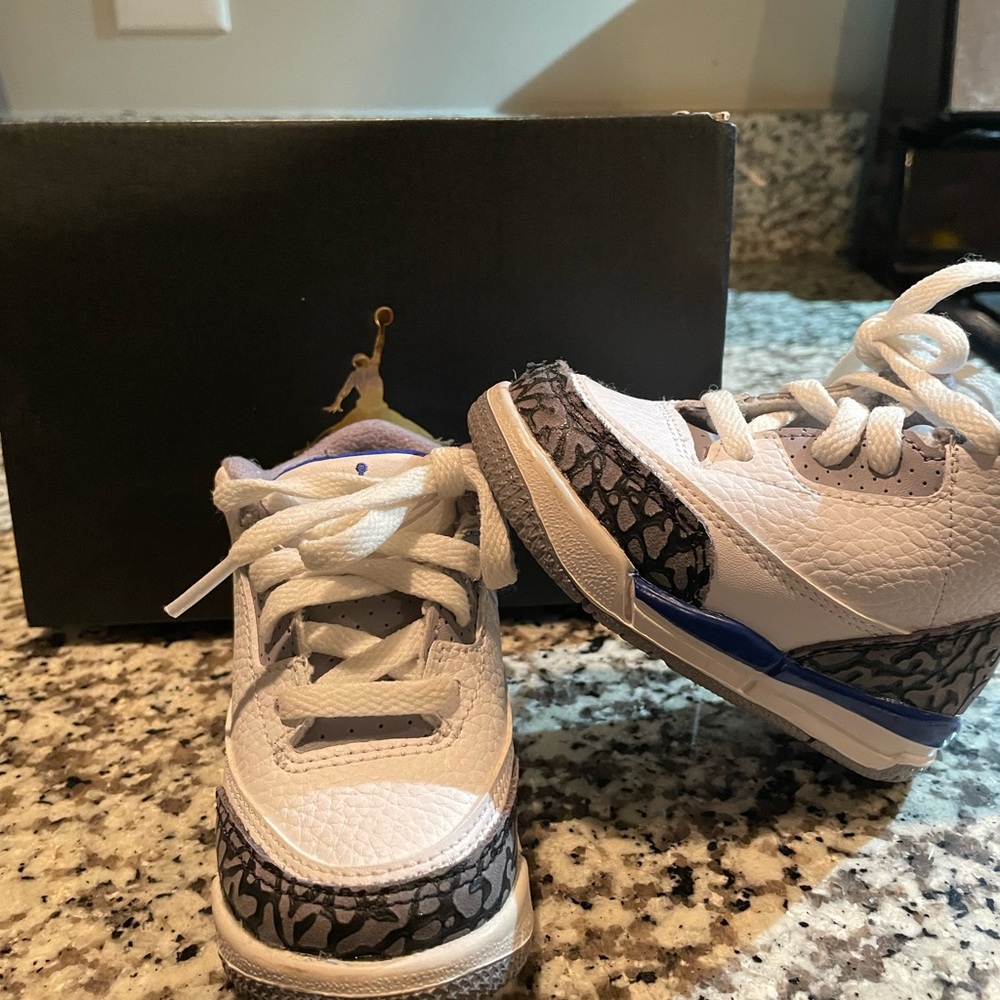 Jordan 3 Retro Kids Sneakers Size 5c